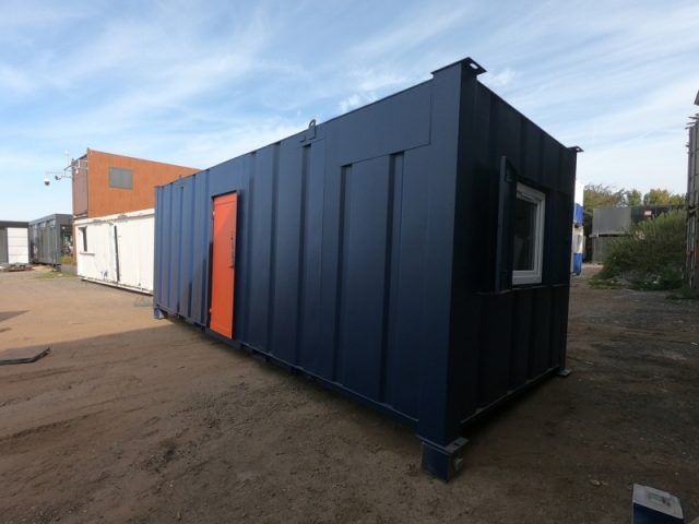24ft x 9ft ANTI-VANDAL 2 BEDROOM SLEEPER UNIT WITH TOILET AND SHOWER