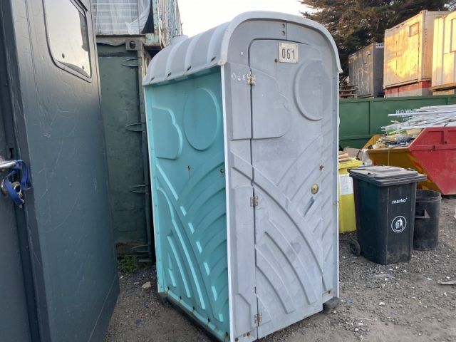 4ft x 4ft PORTABLE SINGLE TOILET / BUILDERS LOO – WITH MAINS ELECTRICS