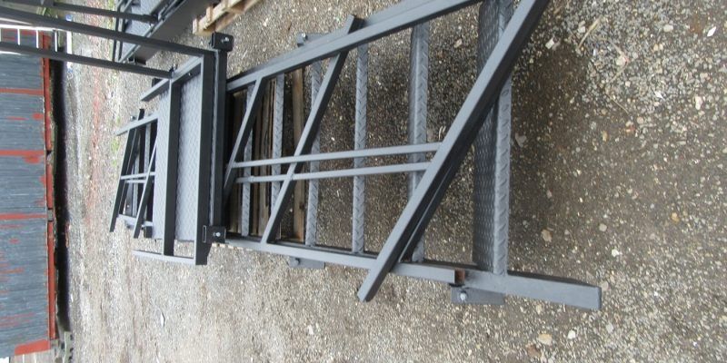 13 TREAD STEEL ACCESS STAIRCASE – STACKING