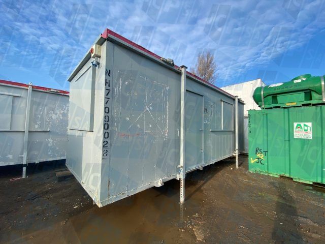 24ft x 9ft Portable Anti-Vandal Changing/Drying Room with Jacklegs (2211412)